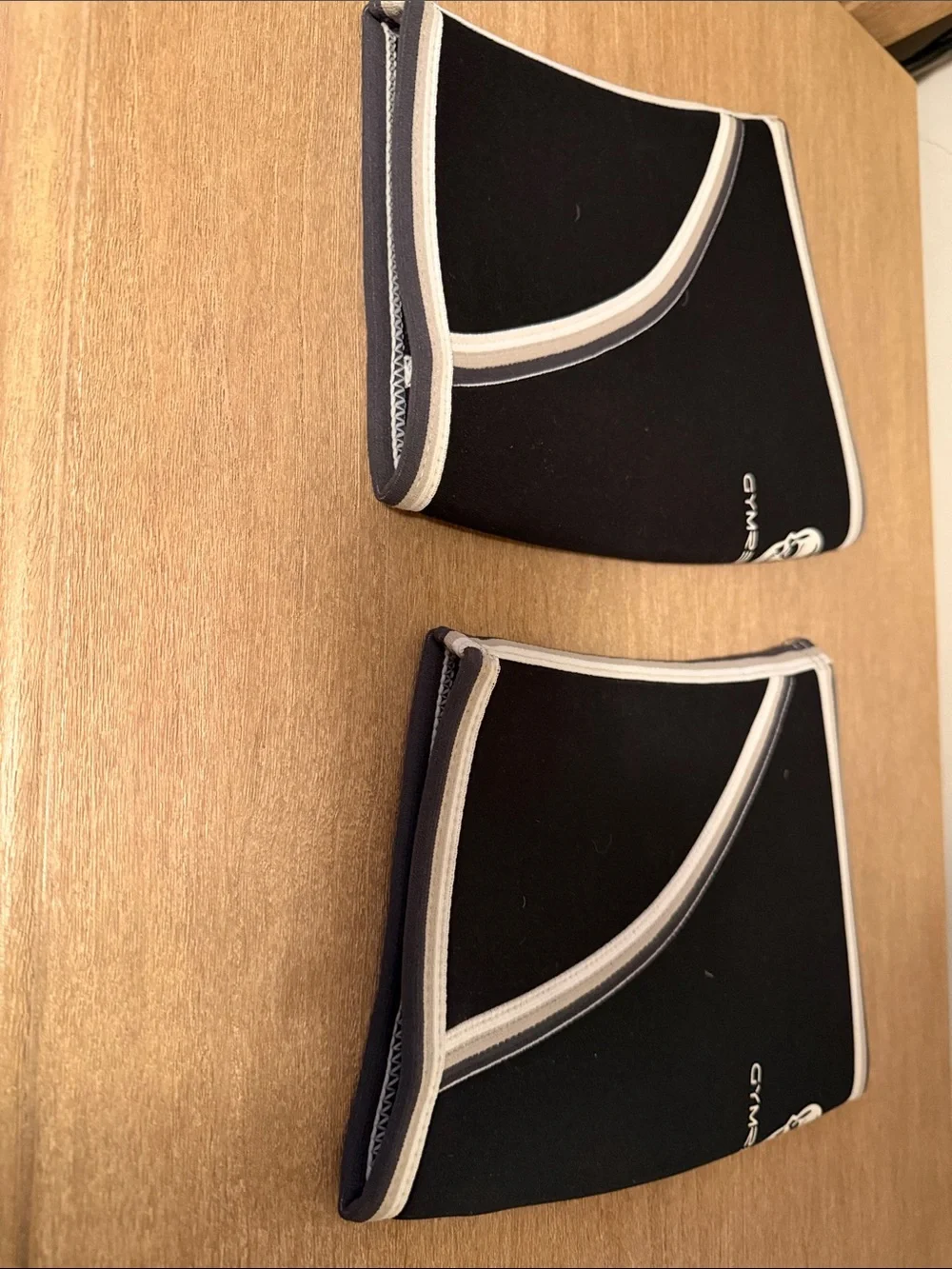 Black & White Gymreapers knee sleeves